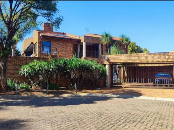 4 Bedroom House for Sale For Sale in Meyersdal - MR685665