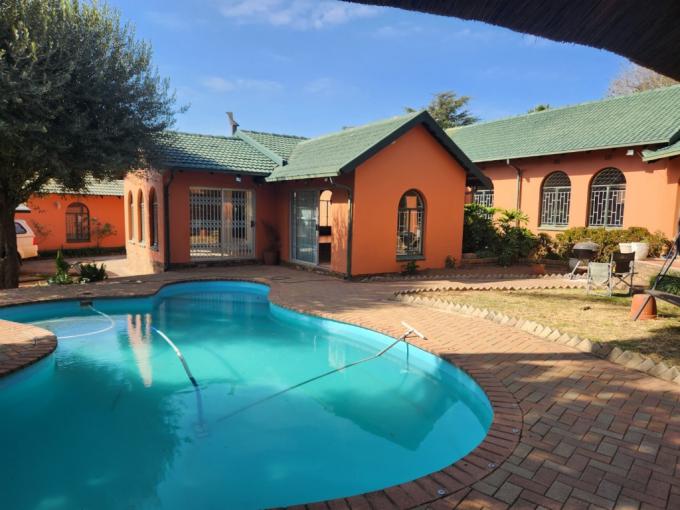 4 Bedroom House to Rent in The Reeds - Property to rent - MR685667