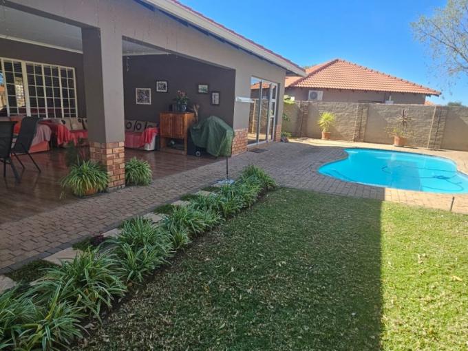 3 Bedroom House for Sale For Sale in Waterval East - MR685673
