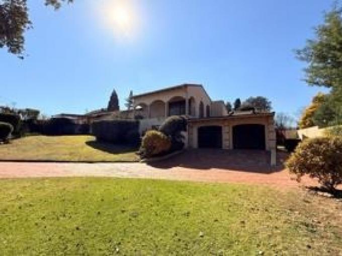 4 Bedroom House for Sale For Sale in Mondeor - MR685692