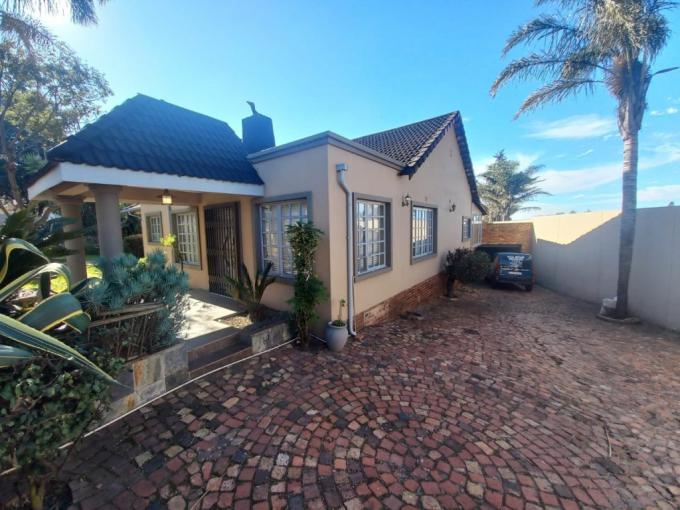 3 Bedroom House for Sale For Sale in Linmeyer - MR685693