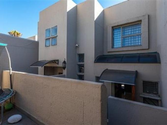 3 Bedroom Simplex for Sale For Sale in Bassonia - MR685695