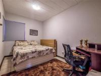  of property in Glenvista
