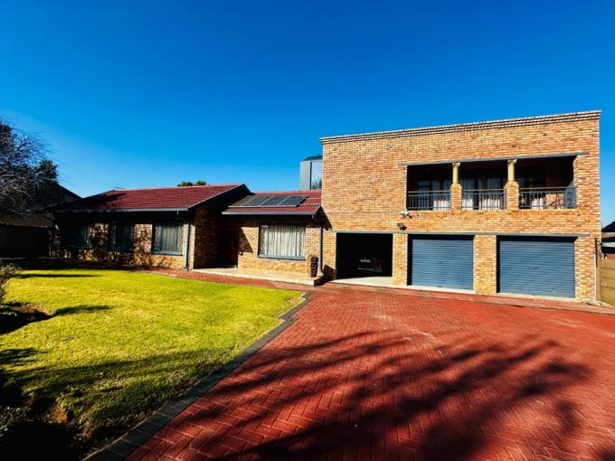 4 Bedroom House for Sale For Sale in Mayfield Park - MR685702
