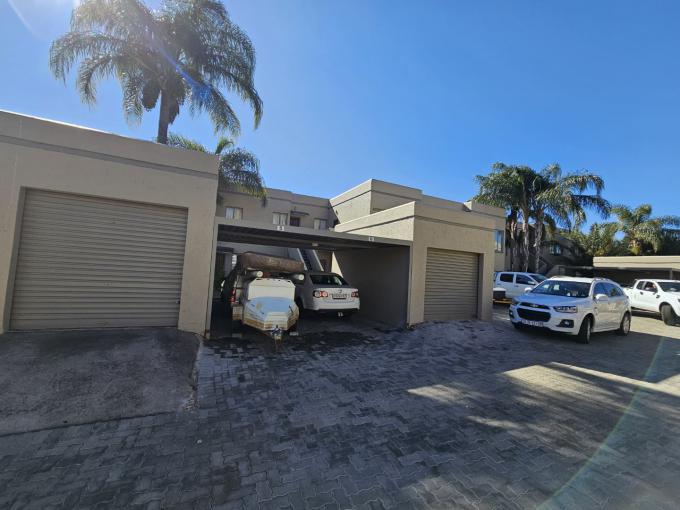 2 Bedroom Sectional Title for Sale For Sale in Magalieskruin - MR685714