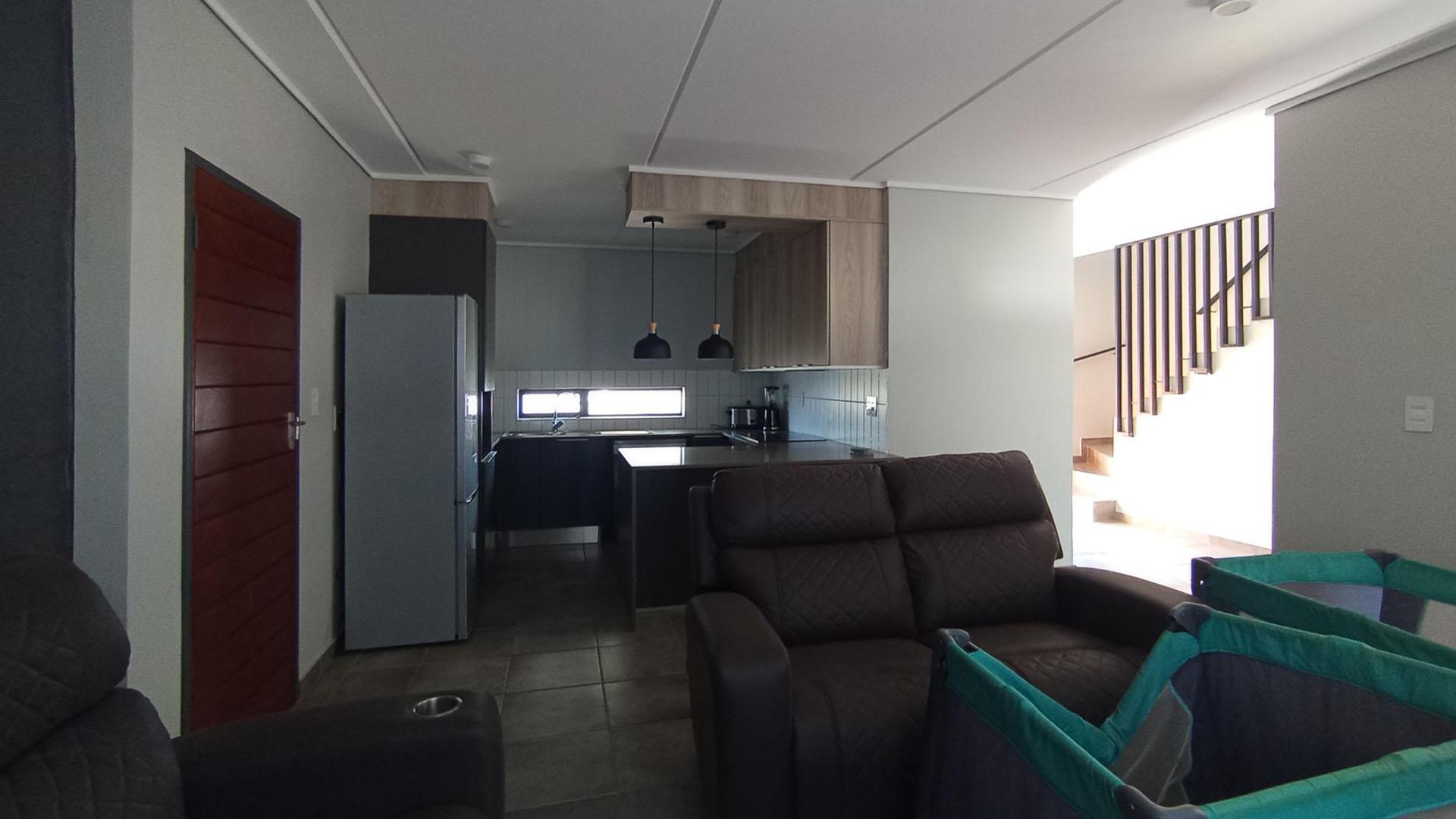 Lounges - 22 square meters of property in Lotus Gardens