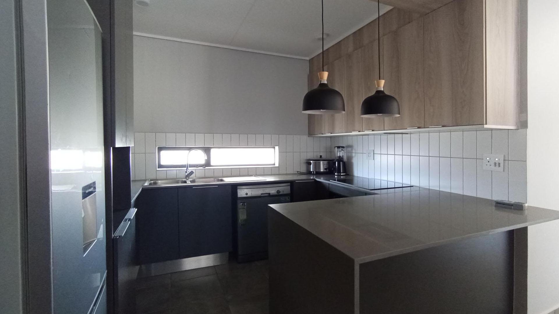 Kitchen - 8 square meters of property in Lotus Gardens