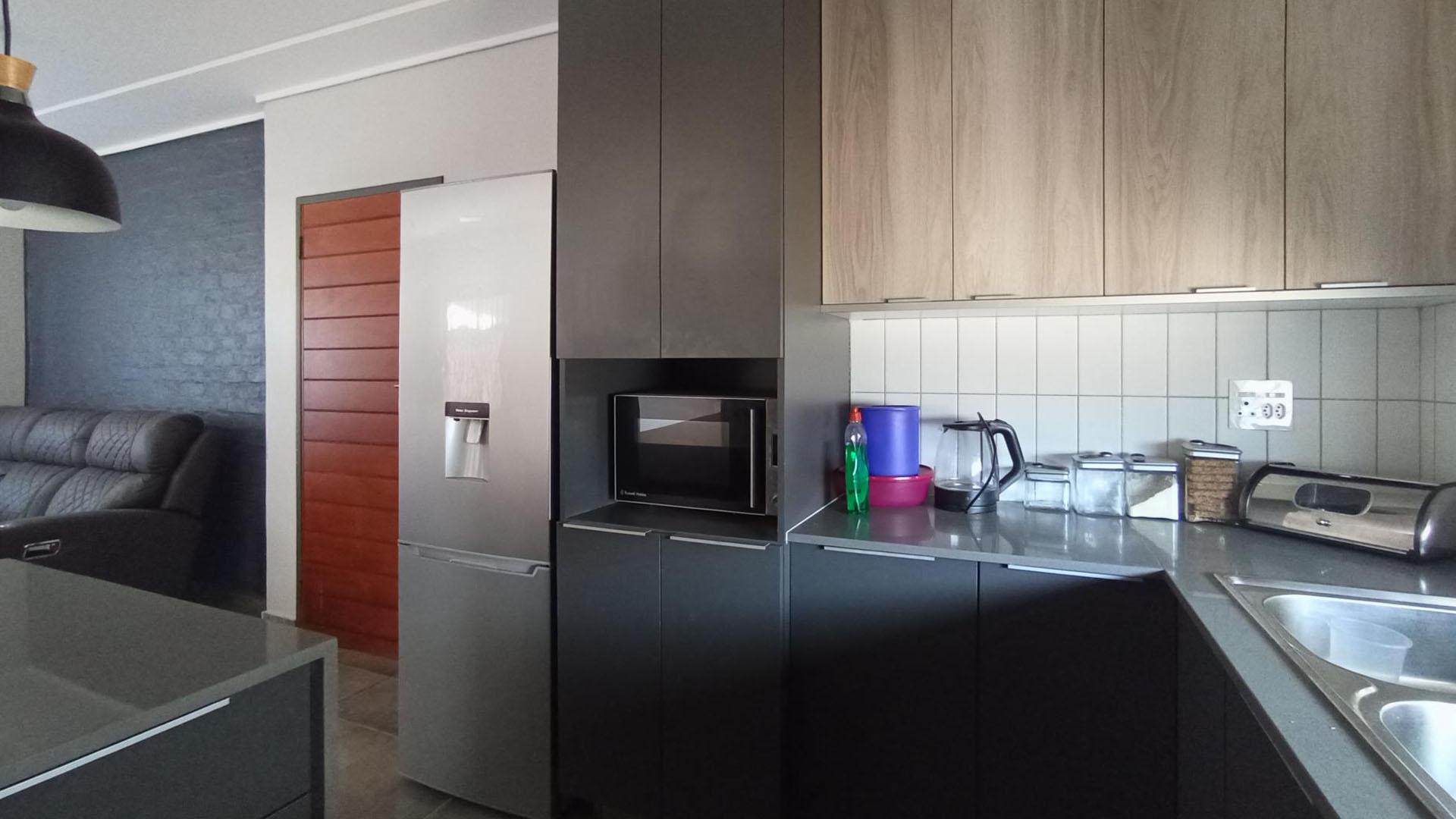 Kitchen - 8 square meters of property in Lotus Gardens