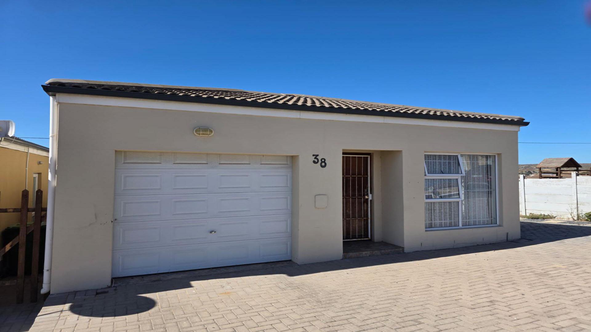 Front View of property in Saldanha
