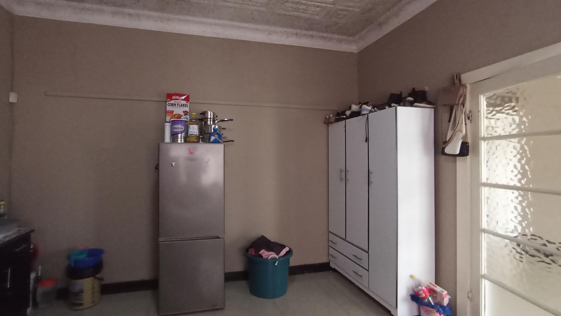 Bed Room 1 - 69 square meters of property in Rosettenville