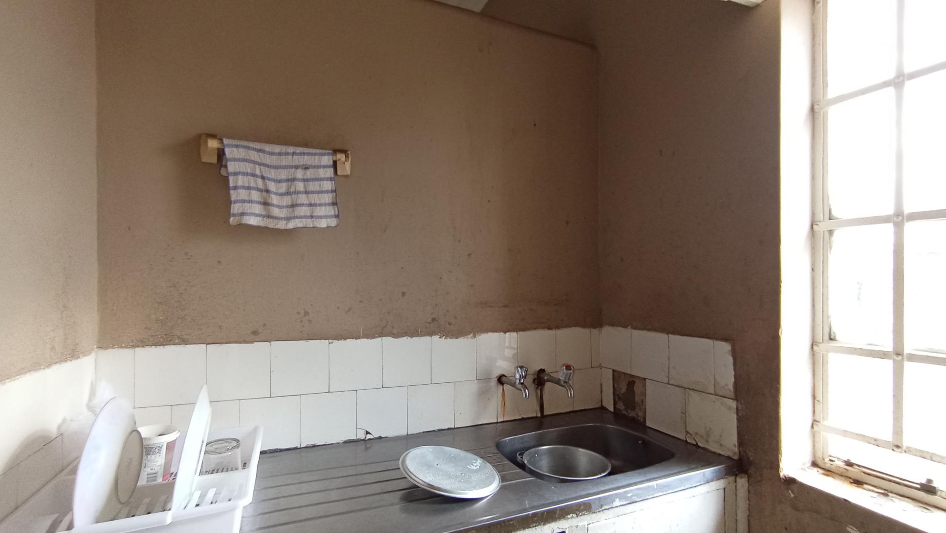 Scullery - 3 square meters of property in Rosettenville