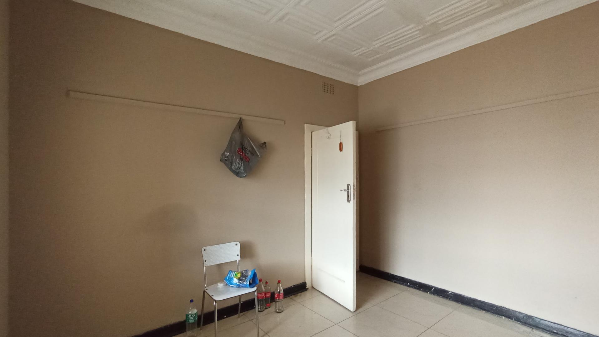 Bed Room 3 - 14 square meters of property in Rosettenville