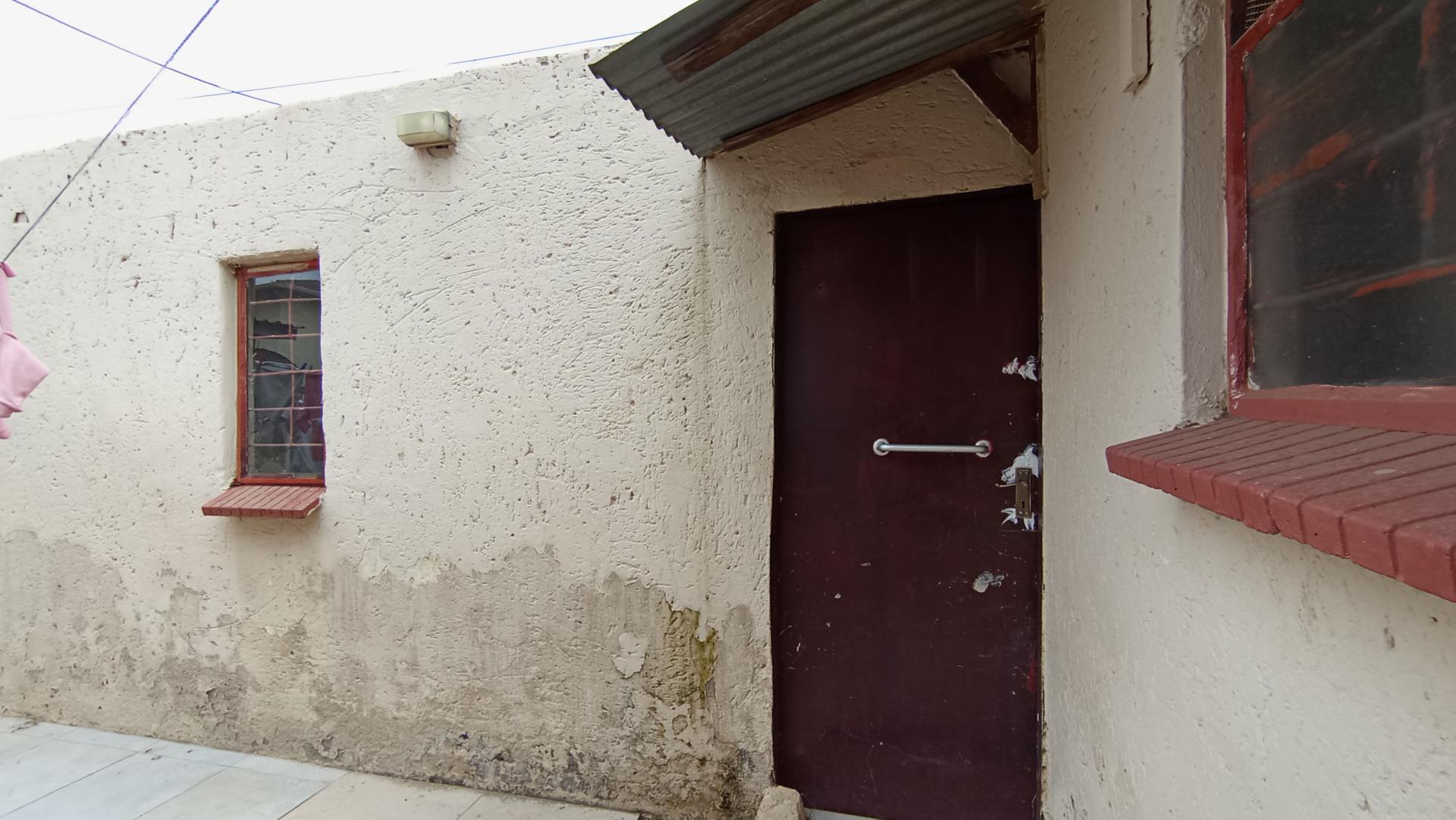 Front View of property in Rosettenville