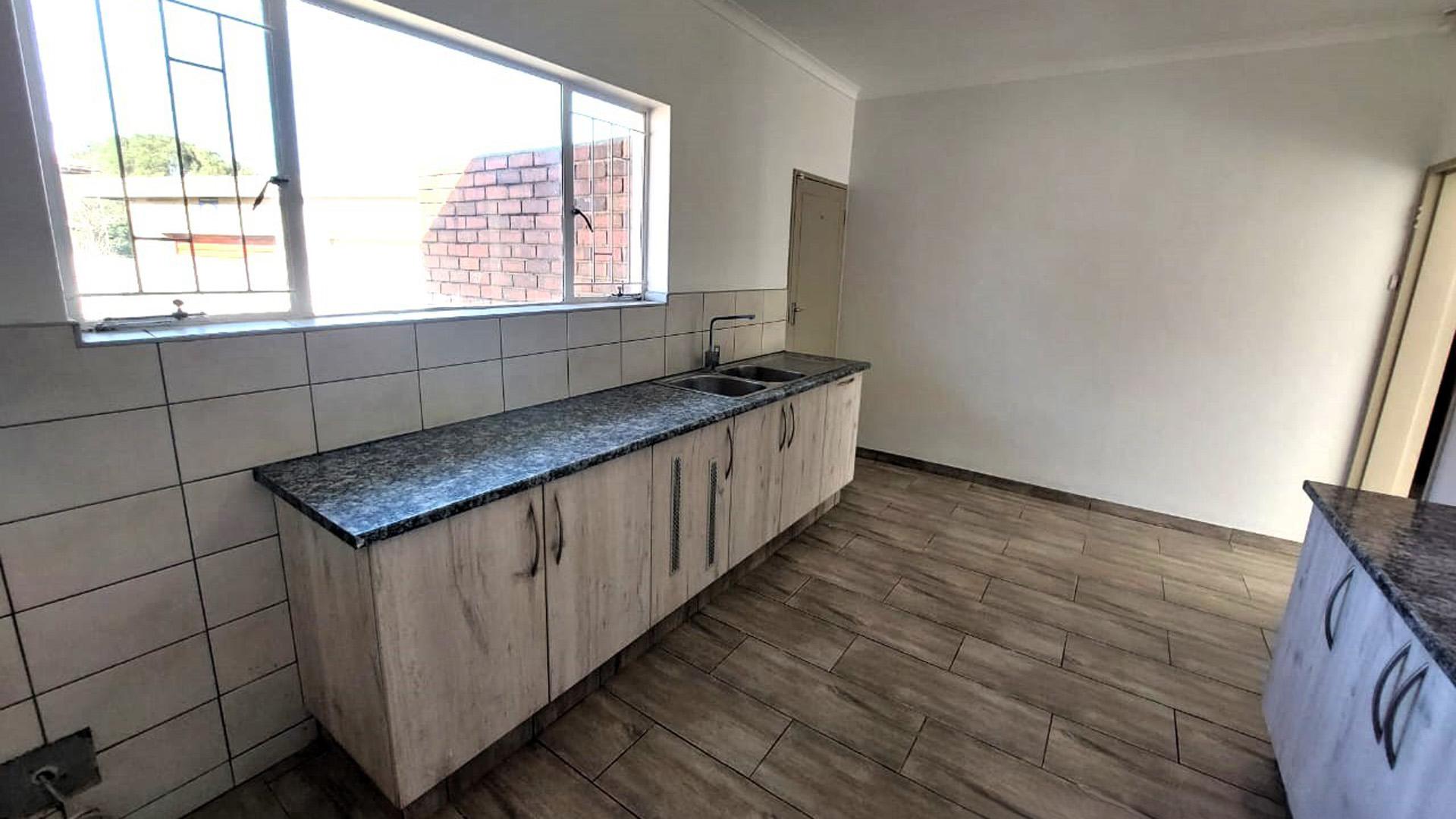 Kitchen of property in Schuinshoogte