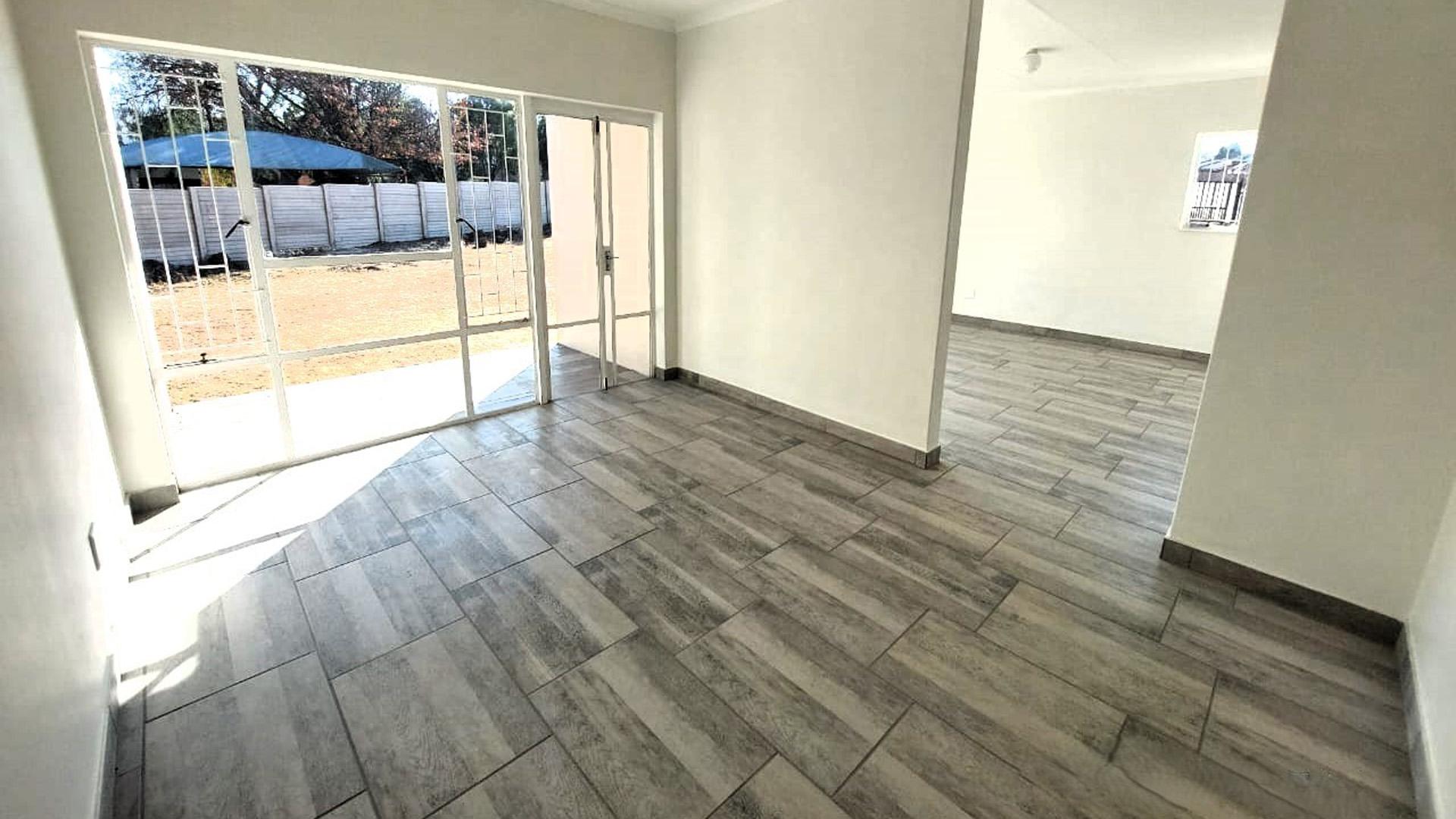 Dining Room of property in Schuinshoogte