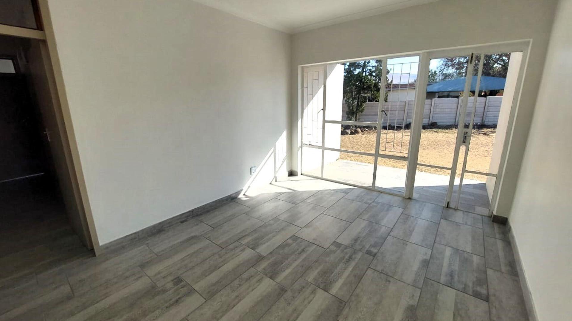 Dining Room of property in Schuinshoogte