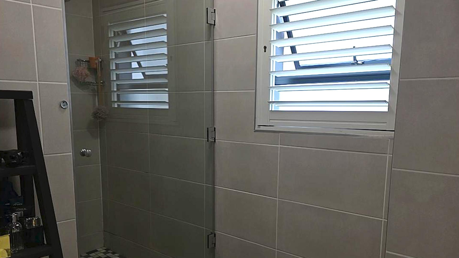 Main Bathroom of property in Edenburg - Jhb