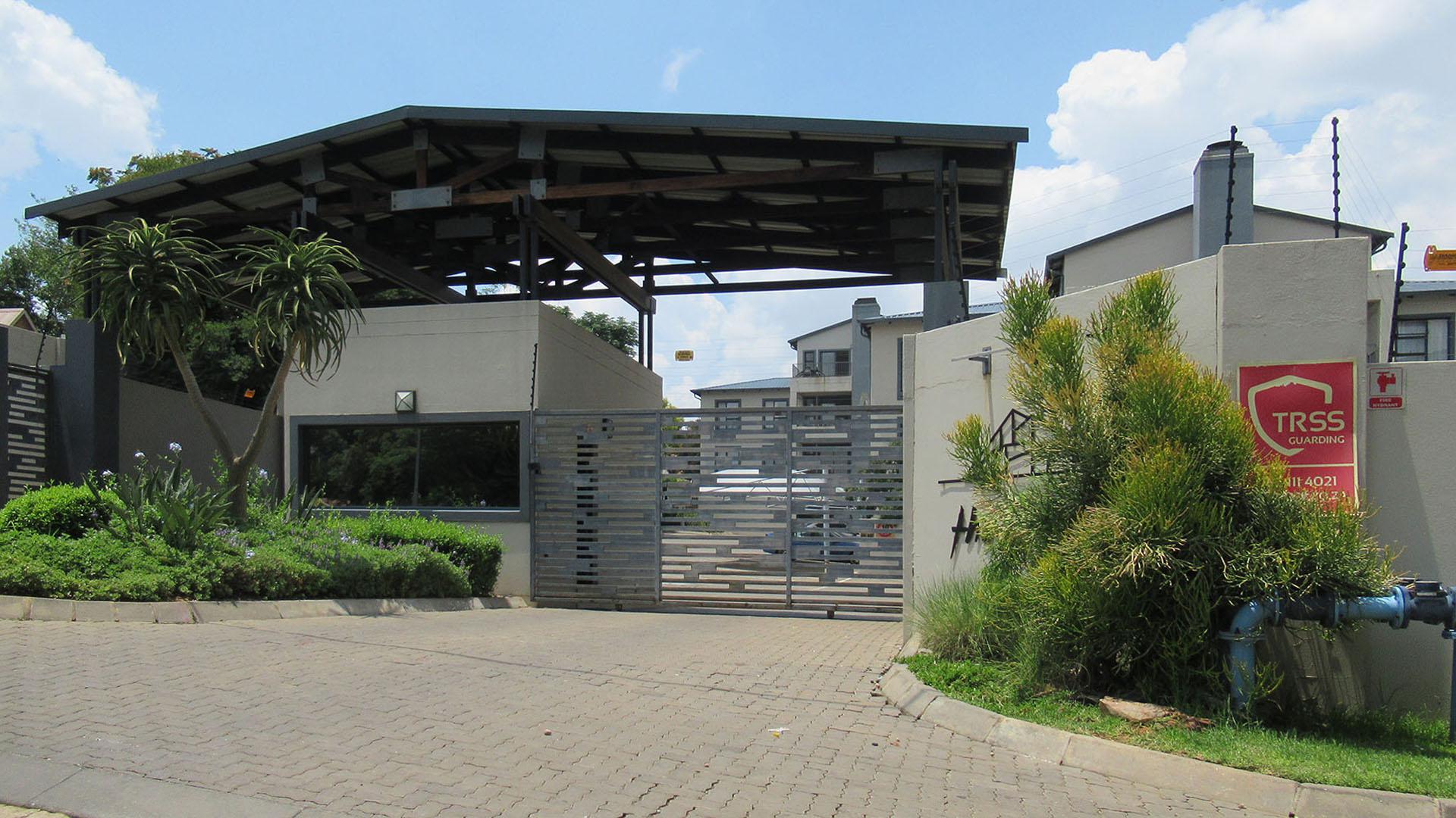 Front View of property in Edenburg - Jhb