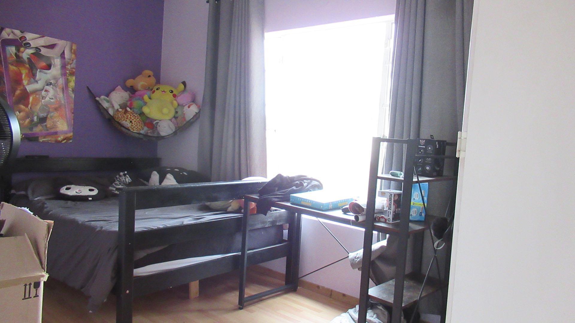 Bed Room 1 - 12 square meters of property in North Riding A.H.