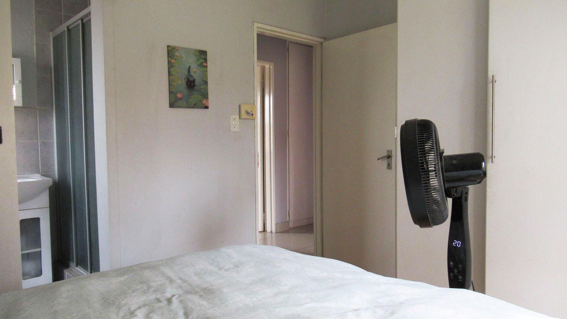 Main Bedroom - 14 square meters of property in North Riding A.H.