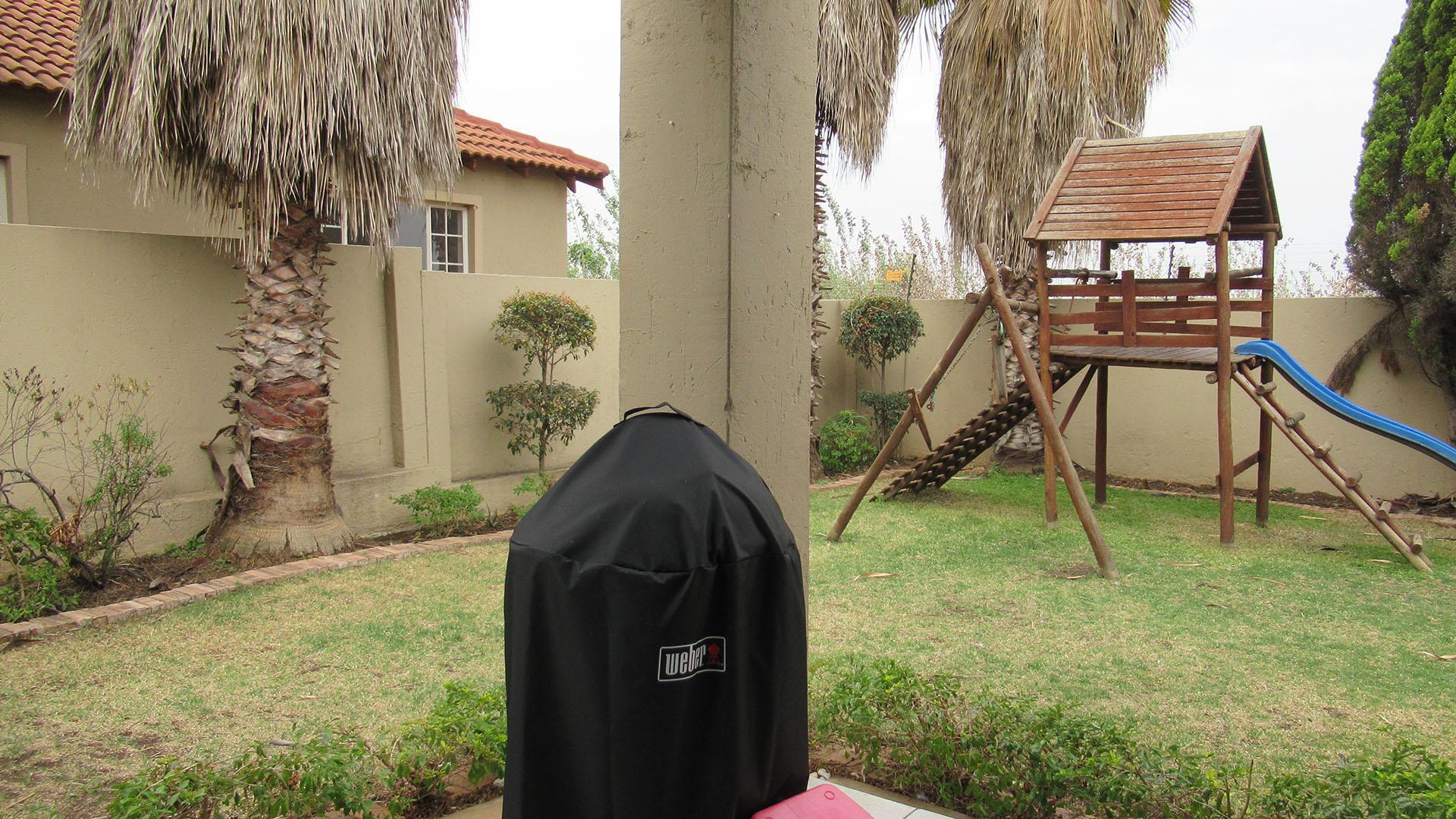 Patio - 12 square meters of property in North Riding A.H.