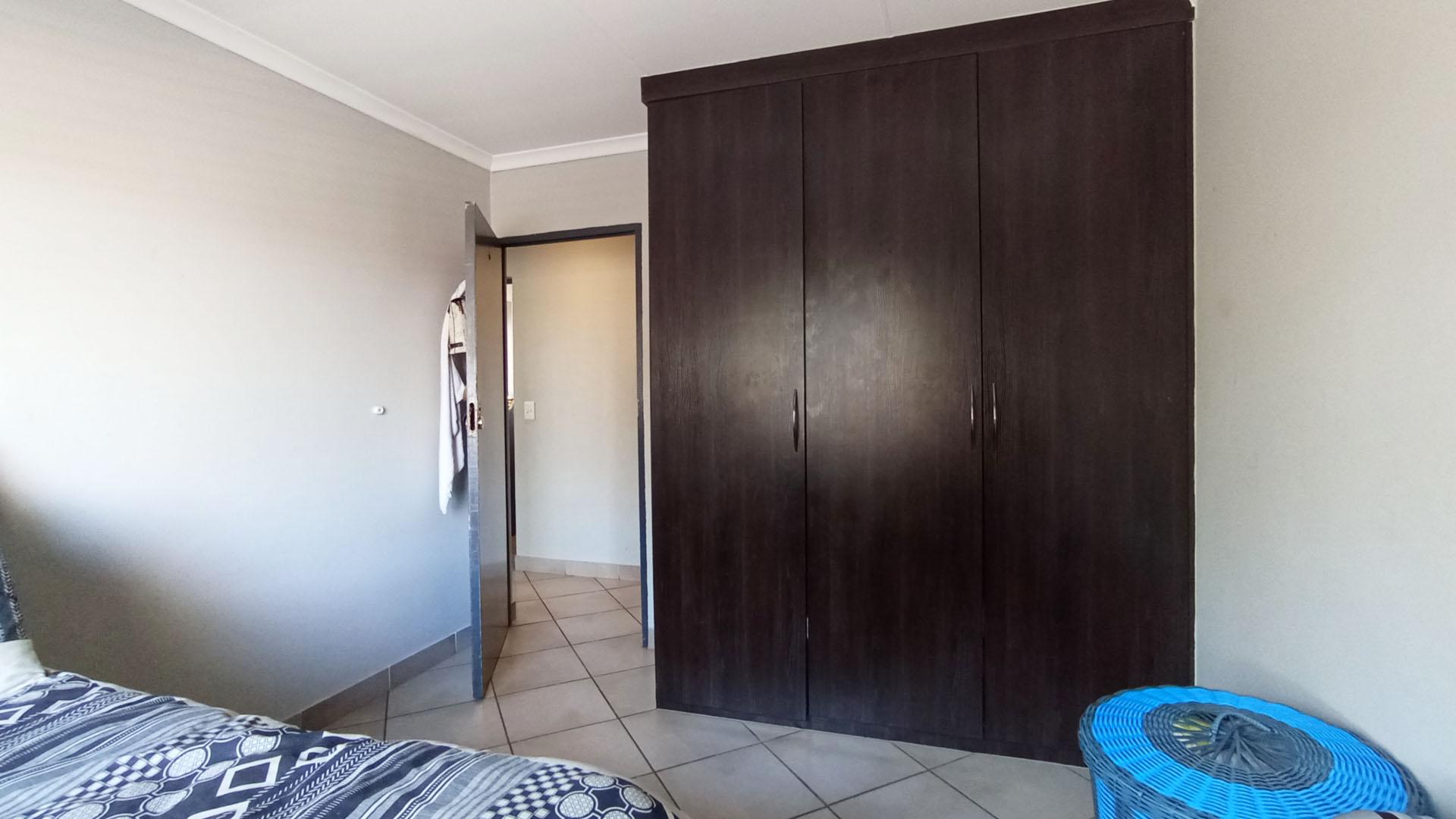Bed Room 2 - 13 square meters of property in Rua Vista