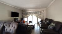 Lounges - 26 square meters of property in Rua Vista