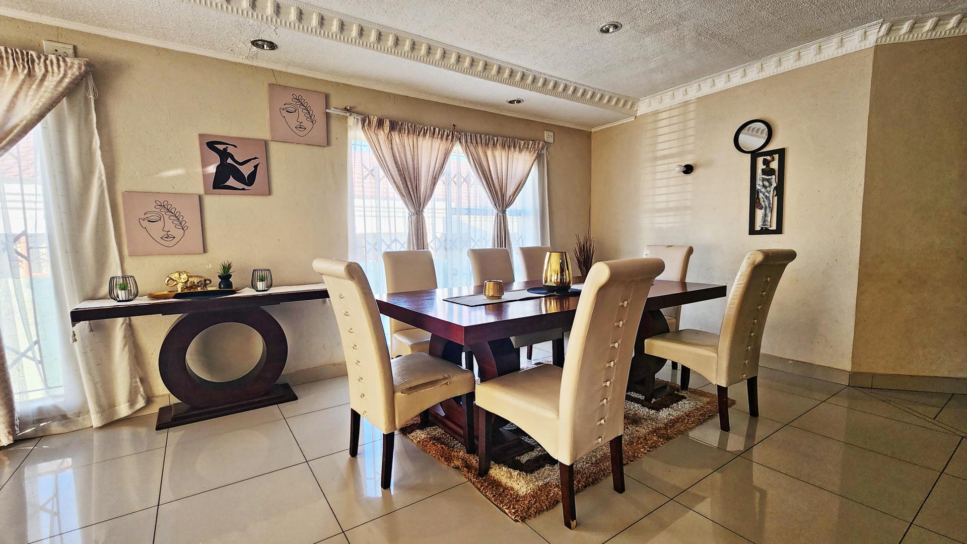 Dining Room of property in Malelane