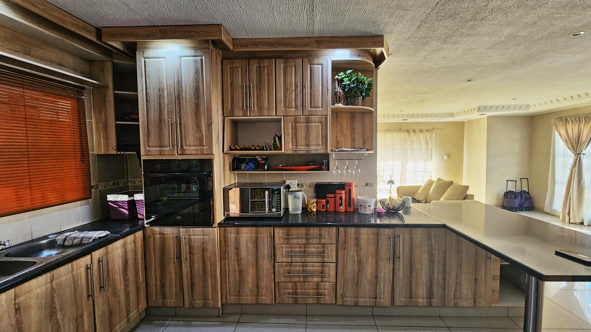 Kitchen of property in Malelane