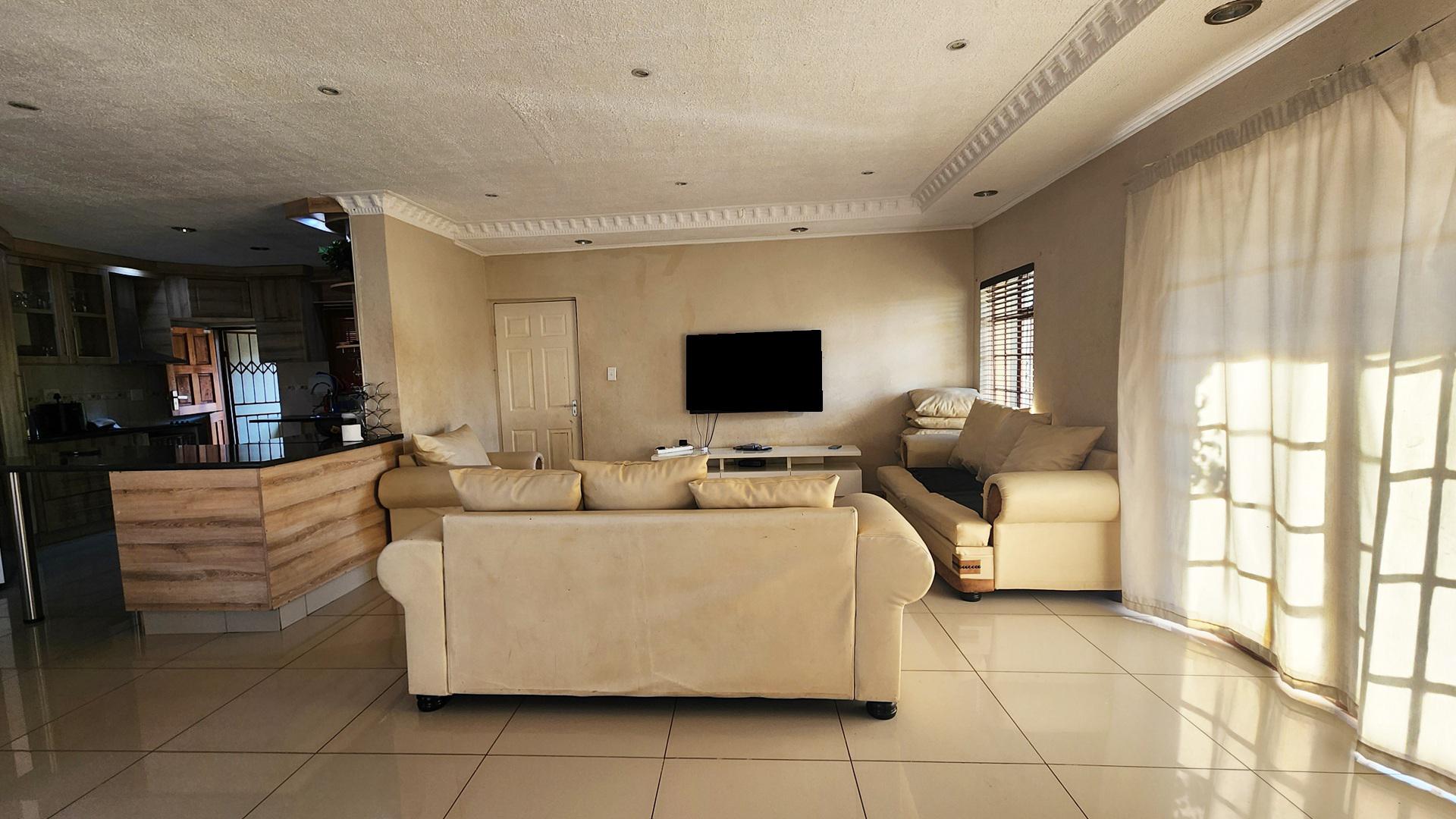 Lounges of property in Malelane