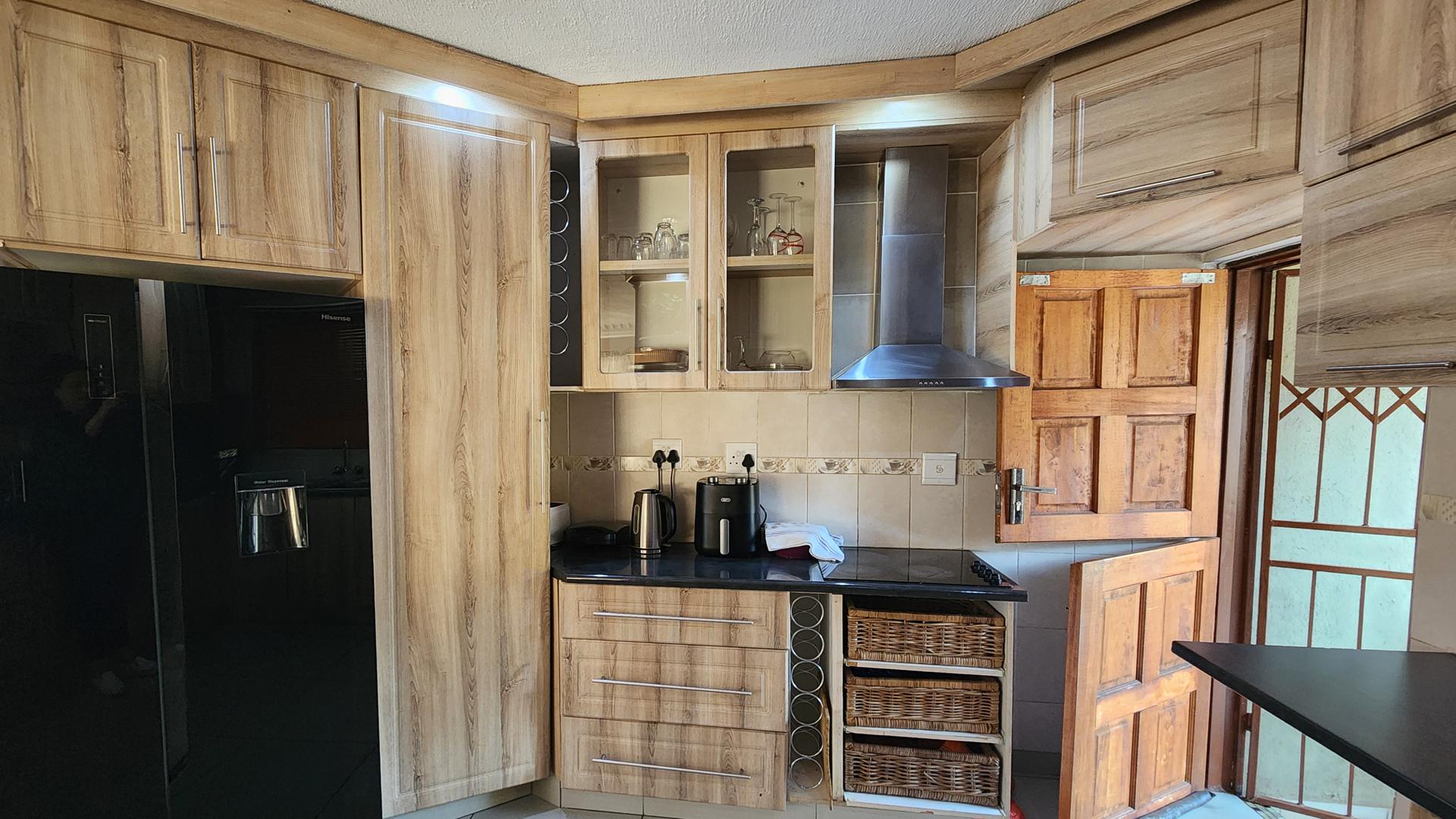 Kitchen of property in Malelane