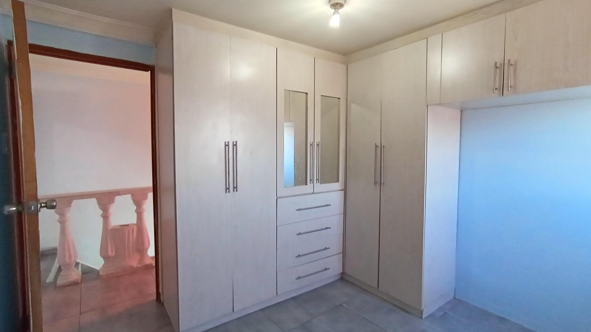 Bed Room 2 - 12 square meters of property in Montford