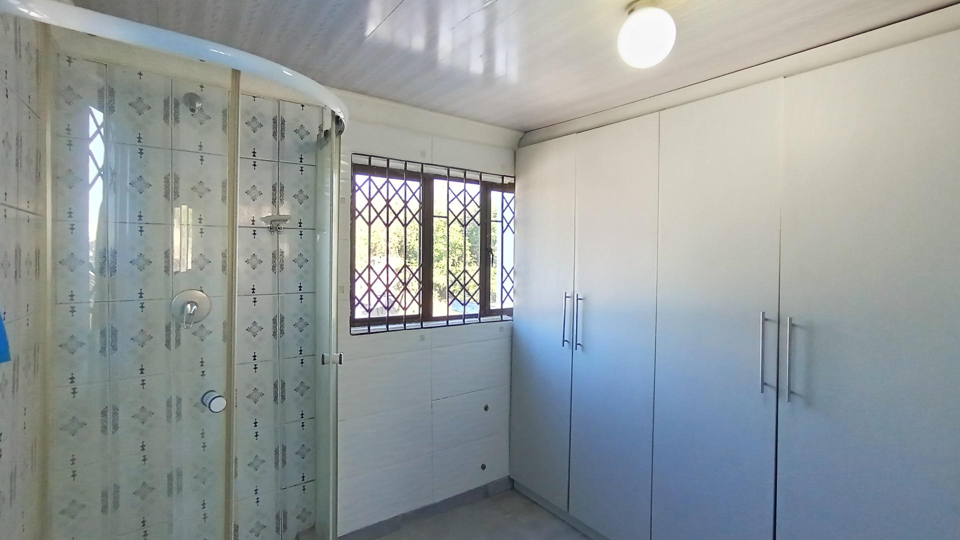 Bed Room 3 - 10 square meters of property in Montford