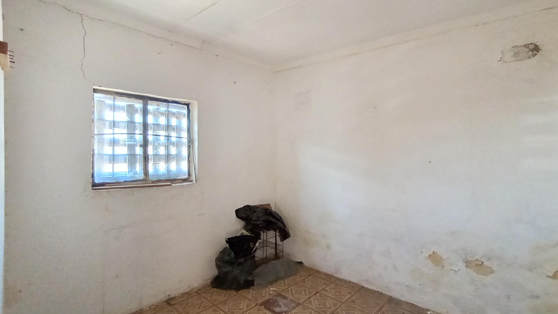 Flatlet - 26 square meters of property in Montford