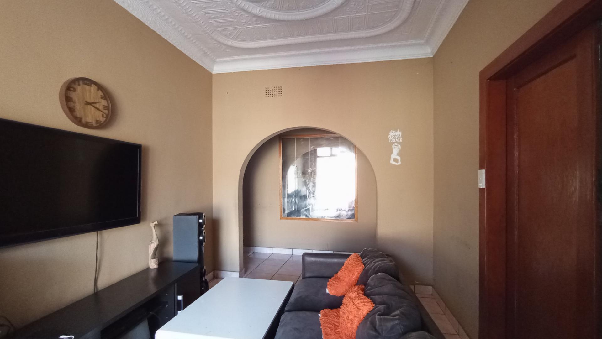 Lounges - 12 square meters of property in Kensington - JHB
