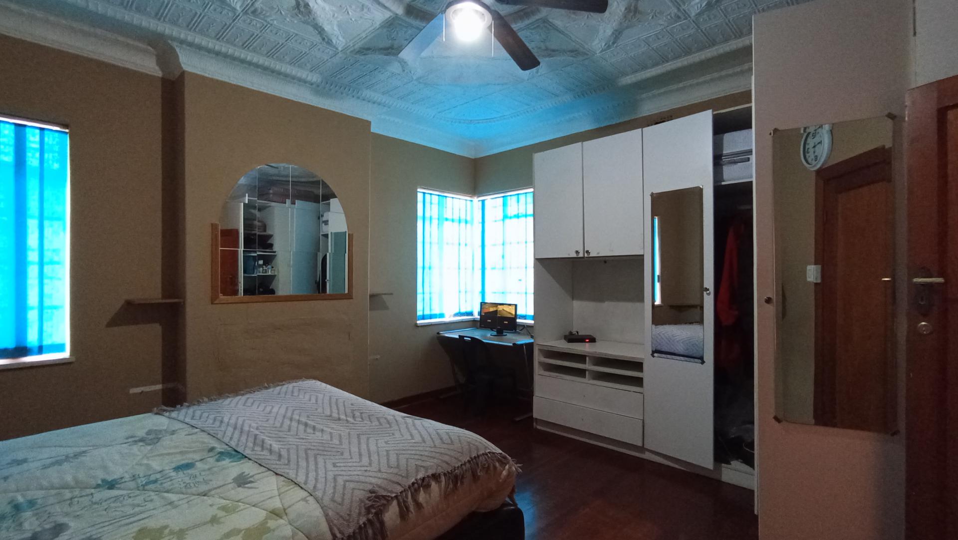 Bed Room 1 - 92 square meters of property in Kensington - JHB