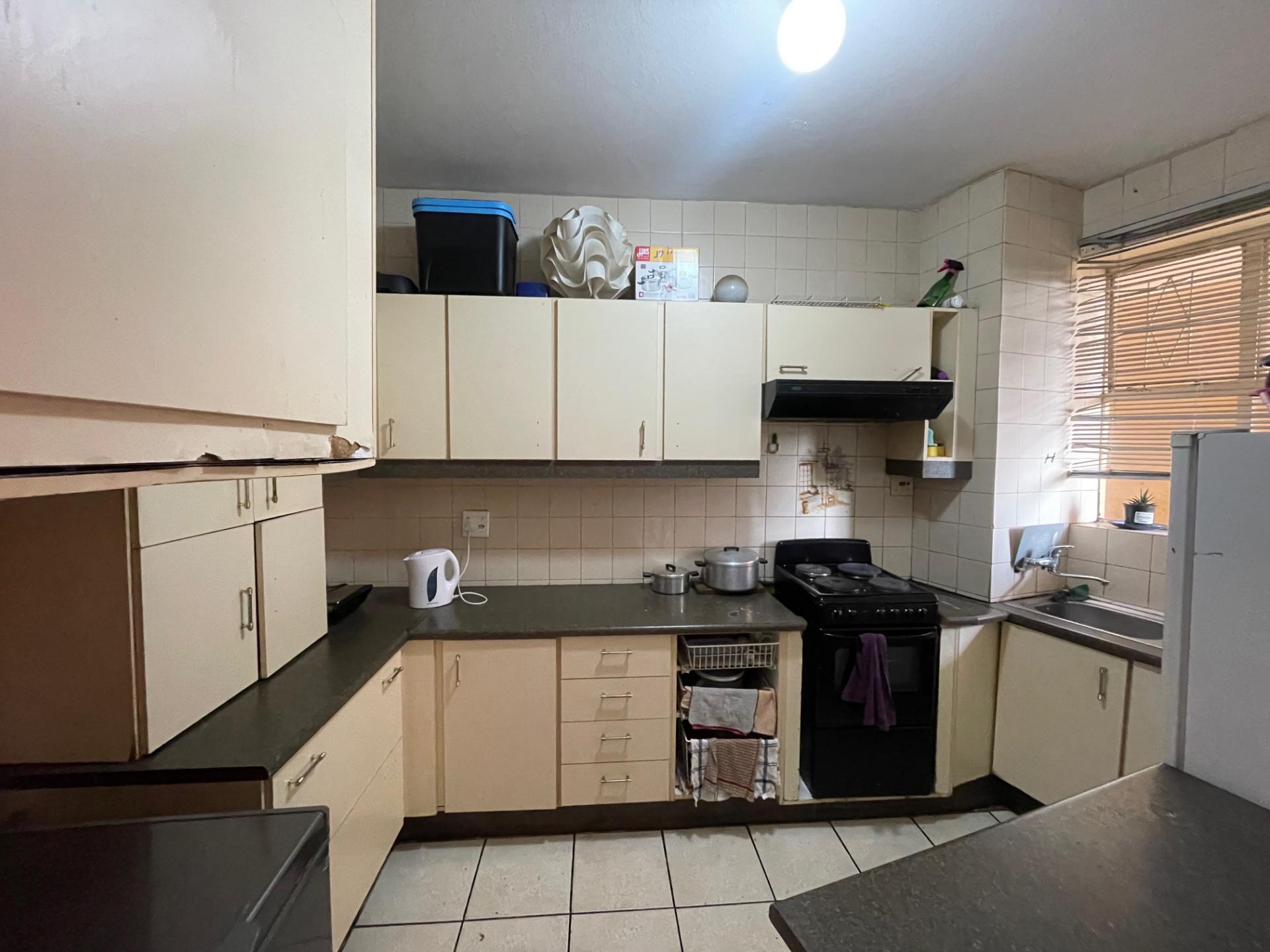  of property in Sunnyside