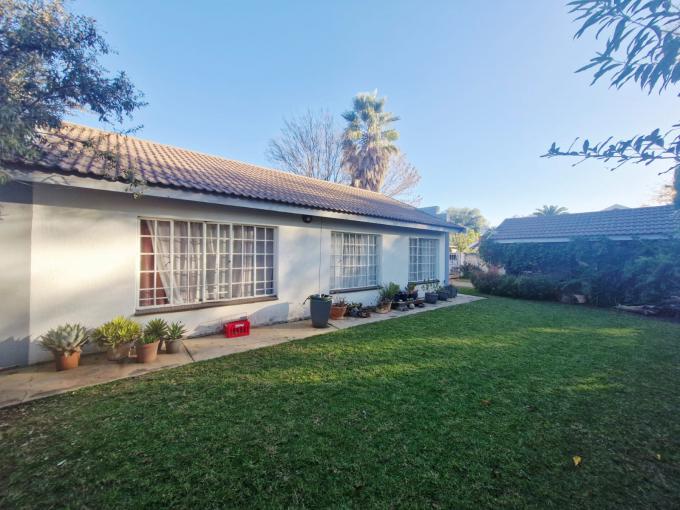 2 Bedroom House for Sale For Sale in Potchefstroom - MR685761