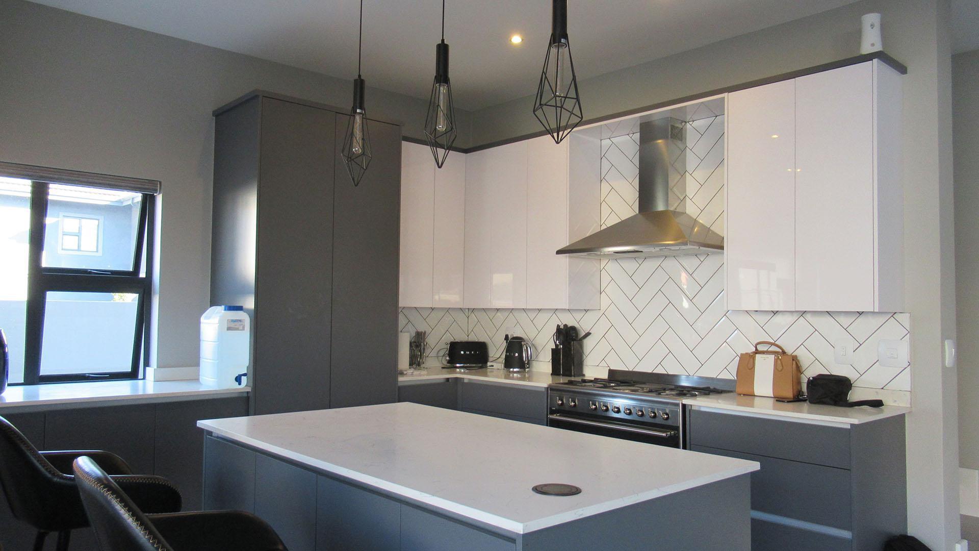 Kitchen - 13 square meters of property in Olivedale