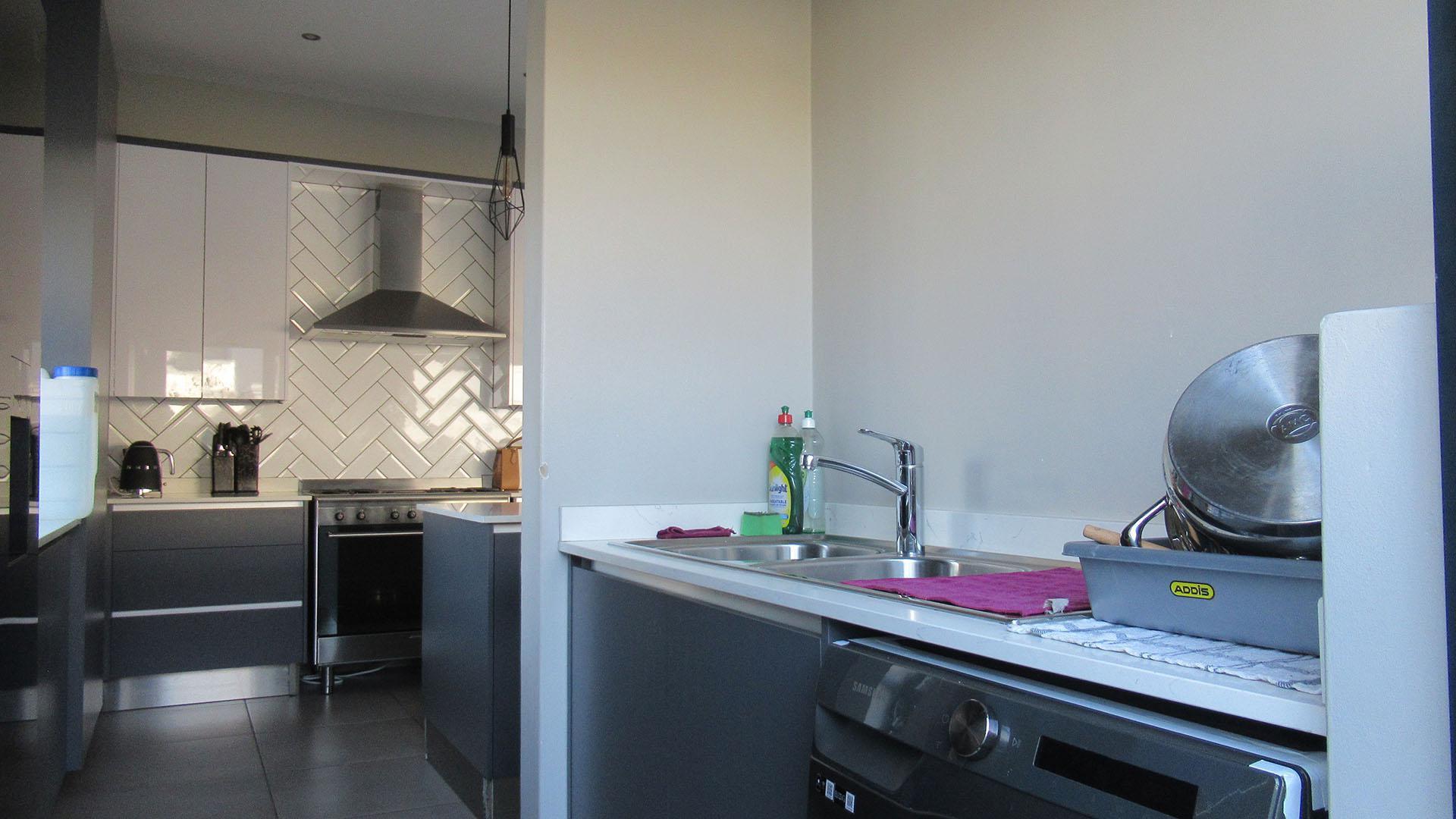 Scullery - 4 square meters of property in Olivedale