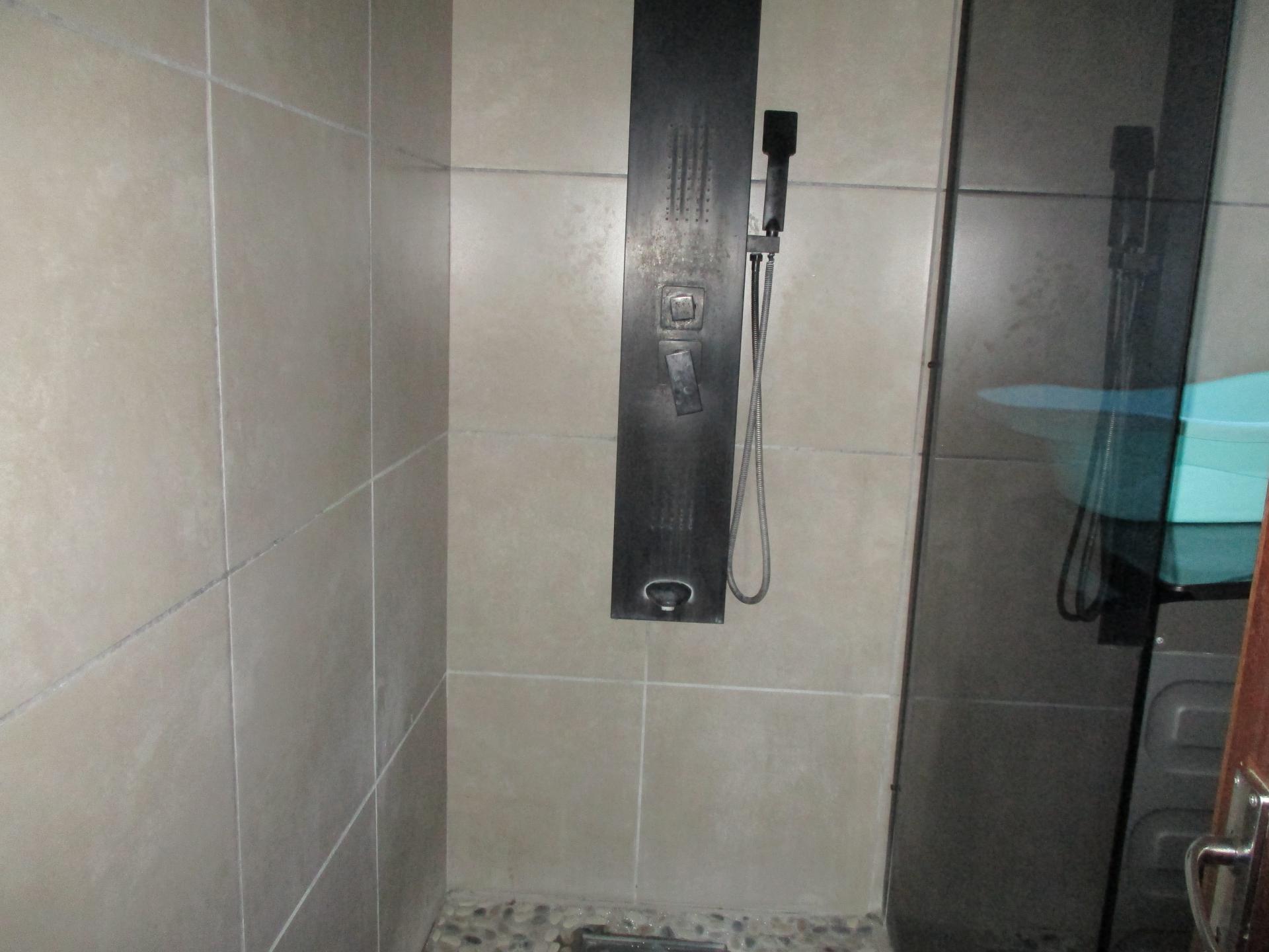  of property in Glen Marais