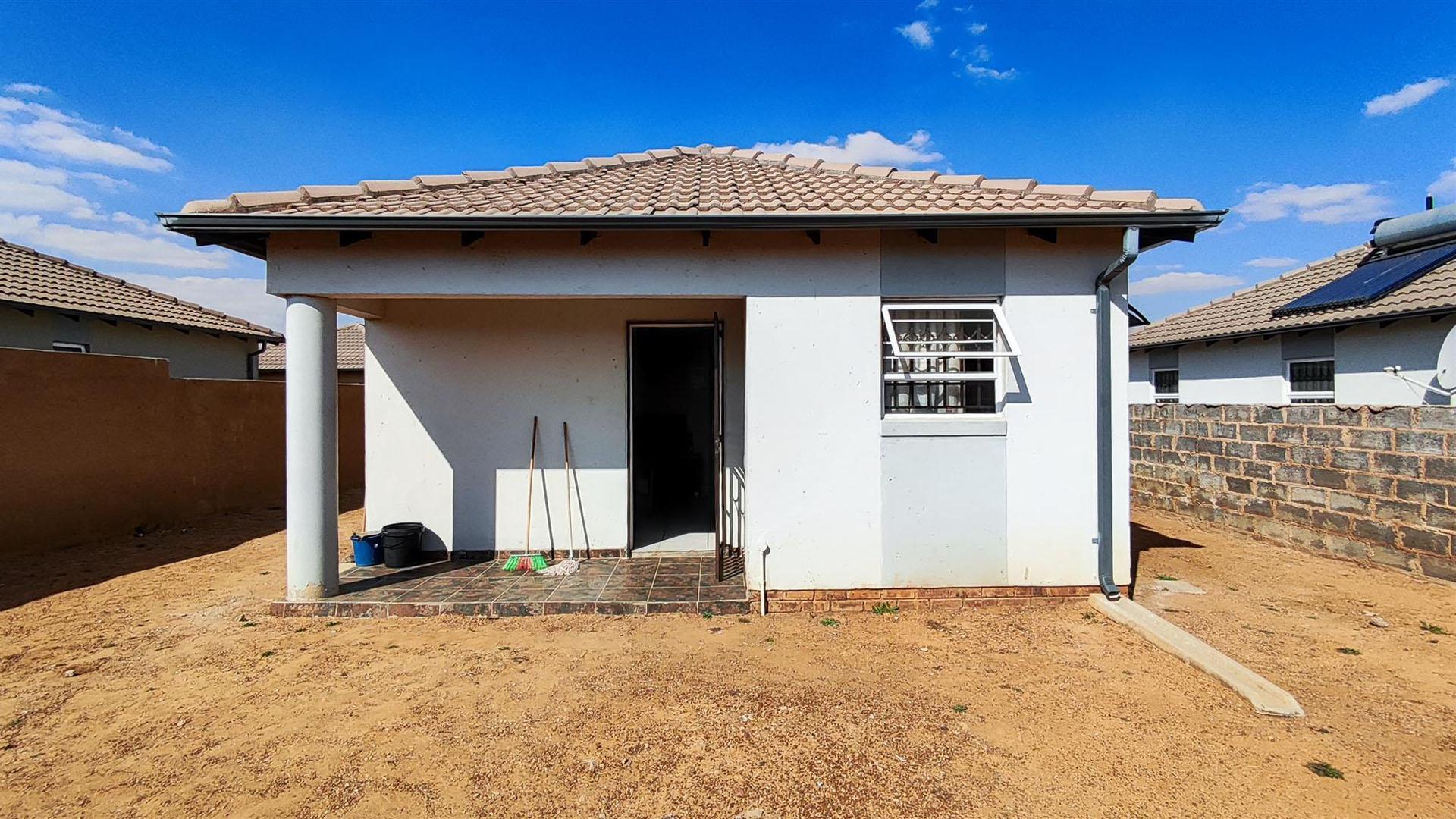 Front View of property in Crystal Park