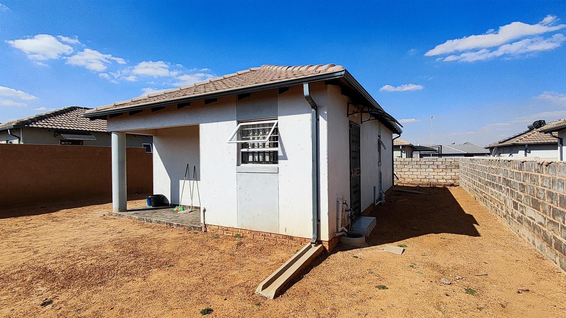 Front View of property in Crystal Park