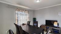 Lounges - 13 square meters of property in Crystal Park