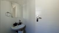 Bathroom 1 - 3 square meters of property in Witkoppen
