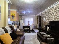  of property in Die Hoewes