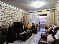  of property in Die Hoewes