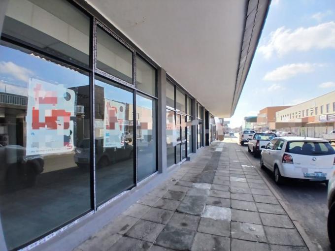 Commercial to Rent in Rustenburg - Property to rent - MR685821