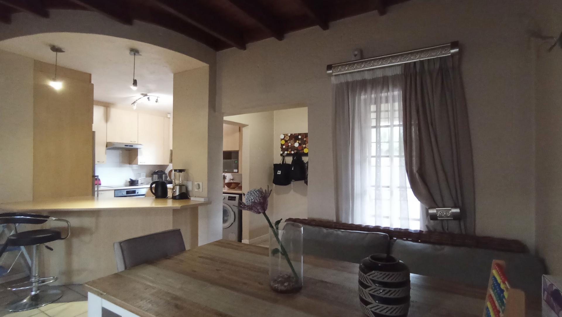 Dining Room - 23 square meters of property in Paulshof