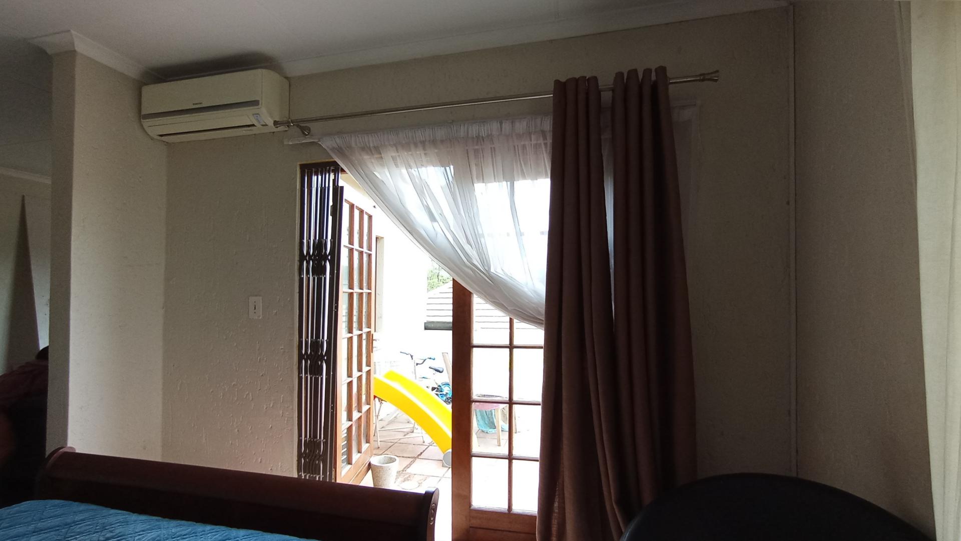 Bed Room 2 - 12 square meters of property in Paulshof